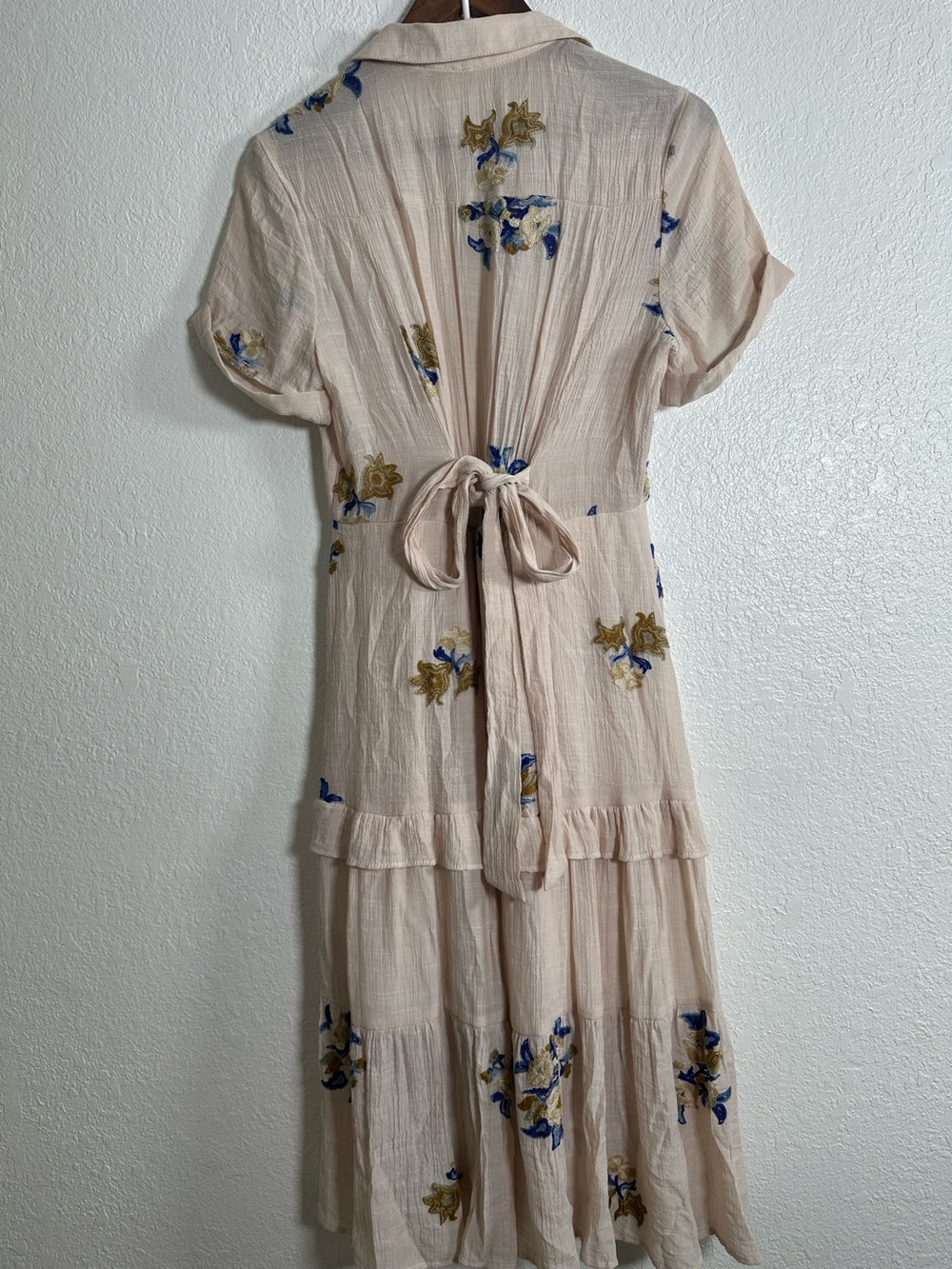 Fig + Flower Estilo Tiered Floral Embroidered Dress Size M - Picture 3 of 8